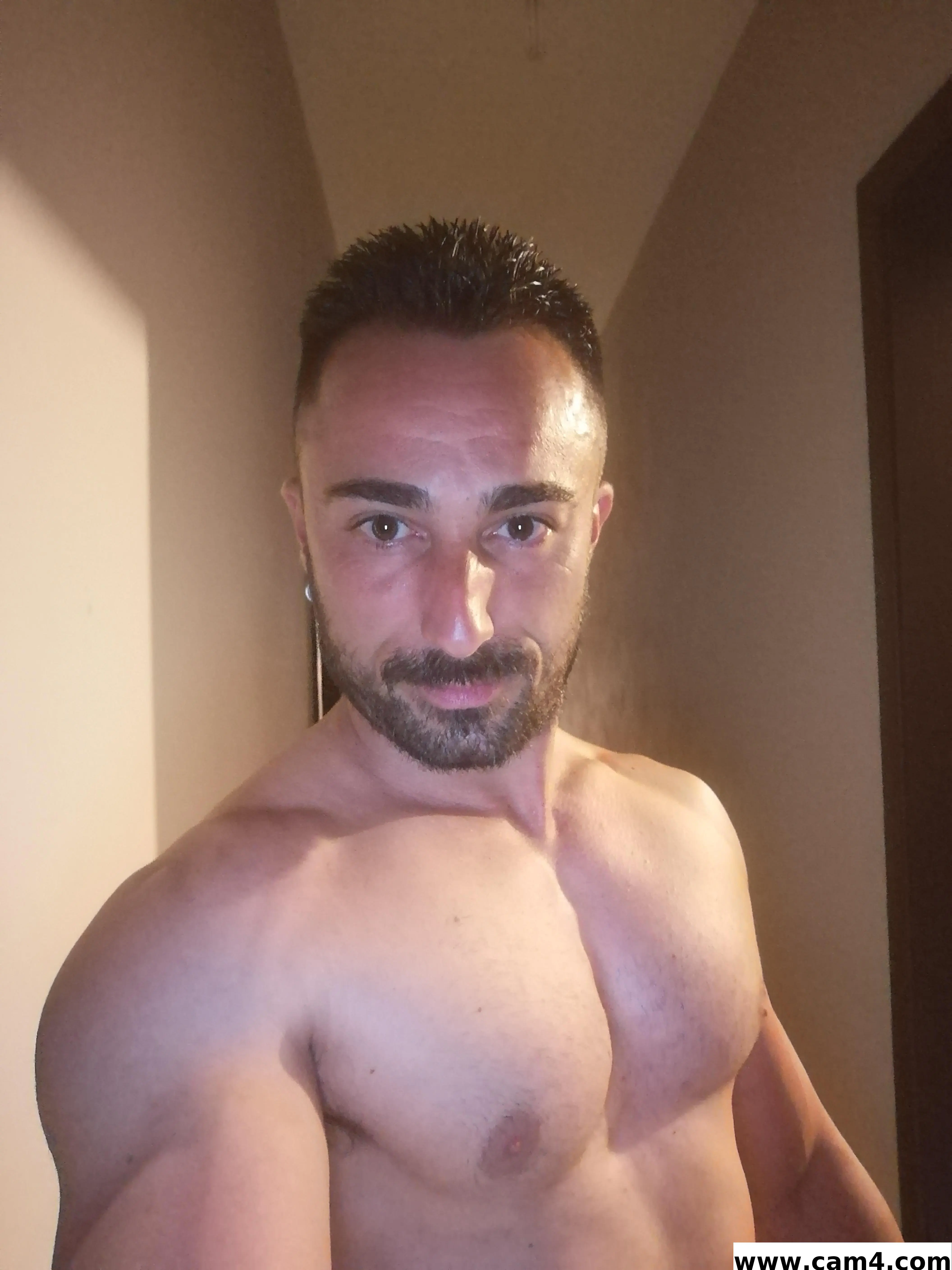 antonis_hot39 image 0