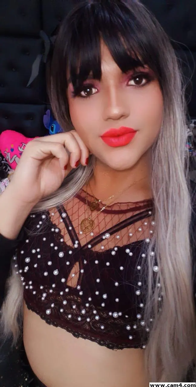 natashaisler image 0