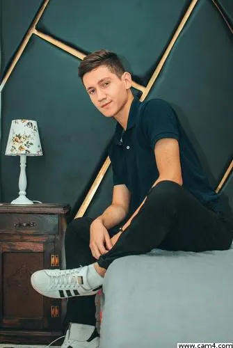 Saimon_Hurst image 0