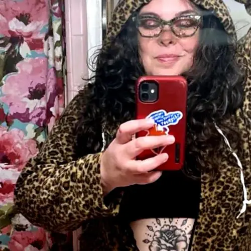 luststillerin image 0