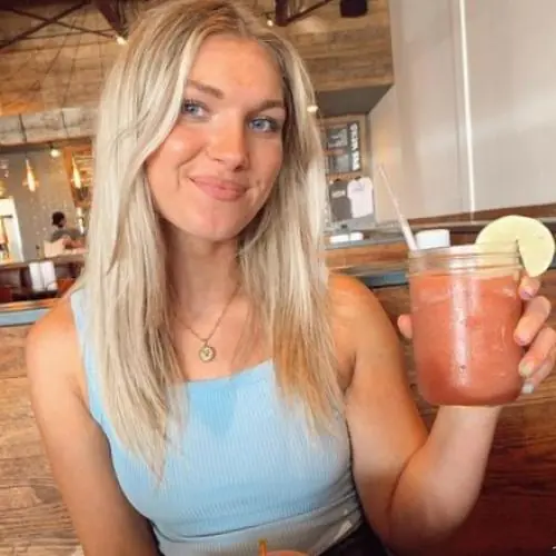 fickiifickii image 0