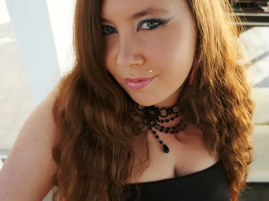 MissSamantha image 0