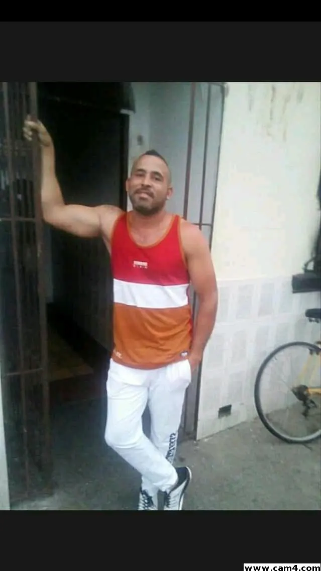 kurtbig8white image 0