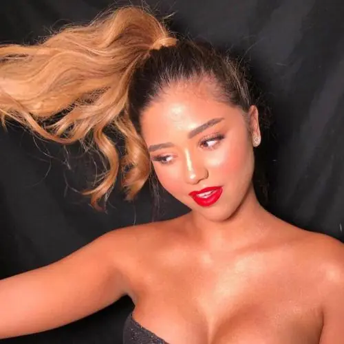 laralockelein image 0