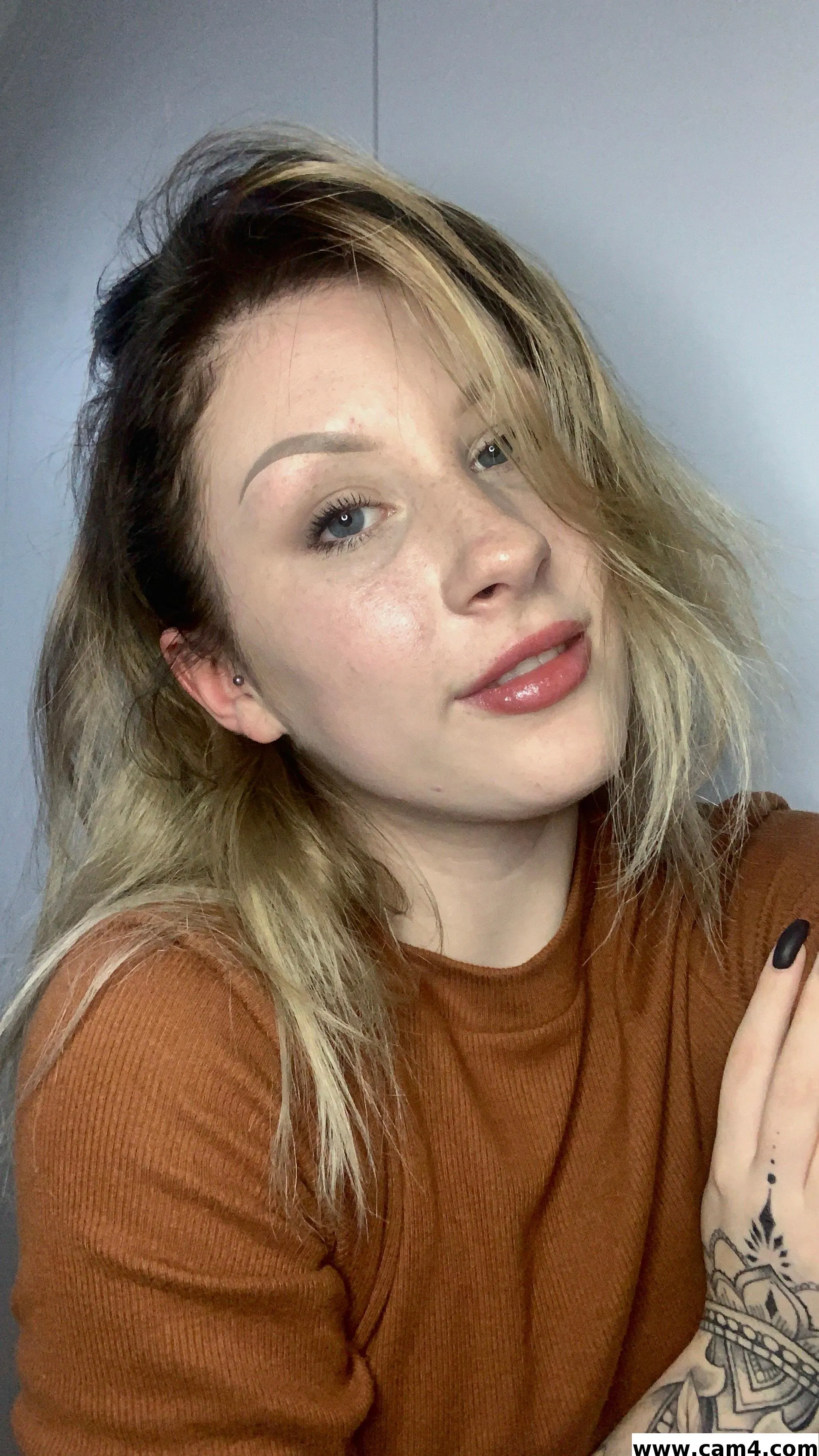 VivianBlonde image 0