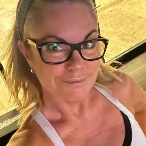 melaniealleeine image 0