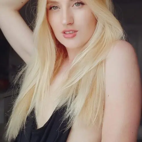 blonde6istute image 0