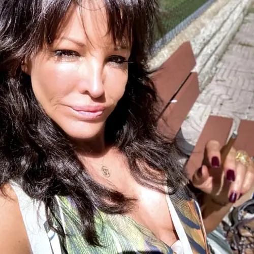 kussmundanni image 0