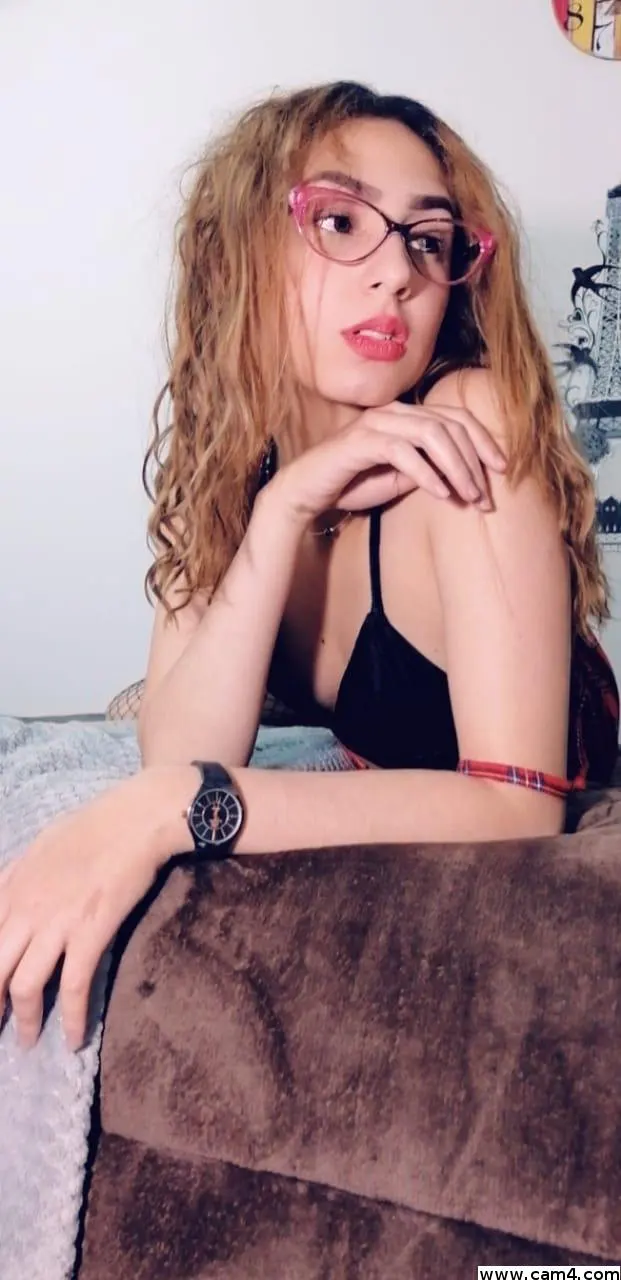 karolinarive image 0