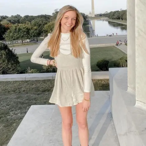 oberlehrerin image 0