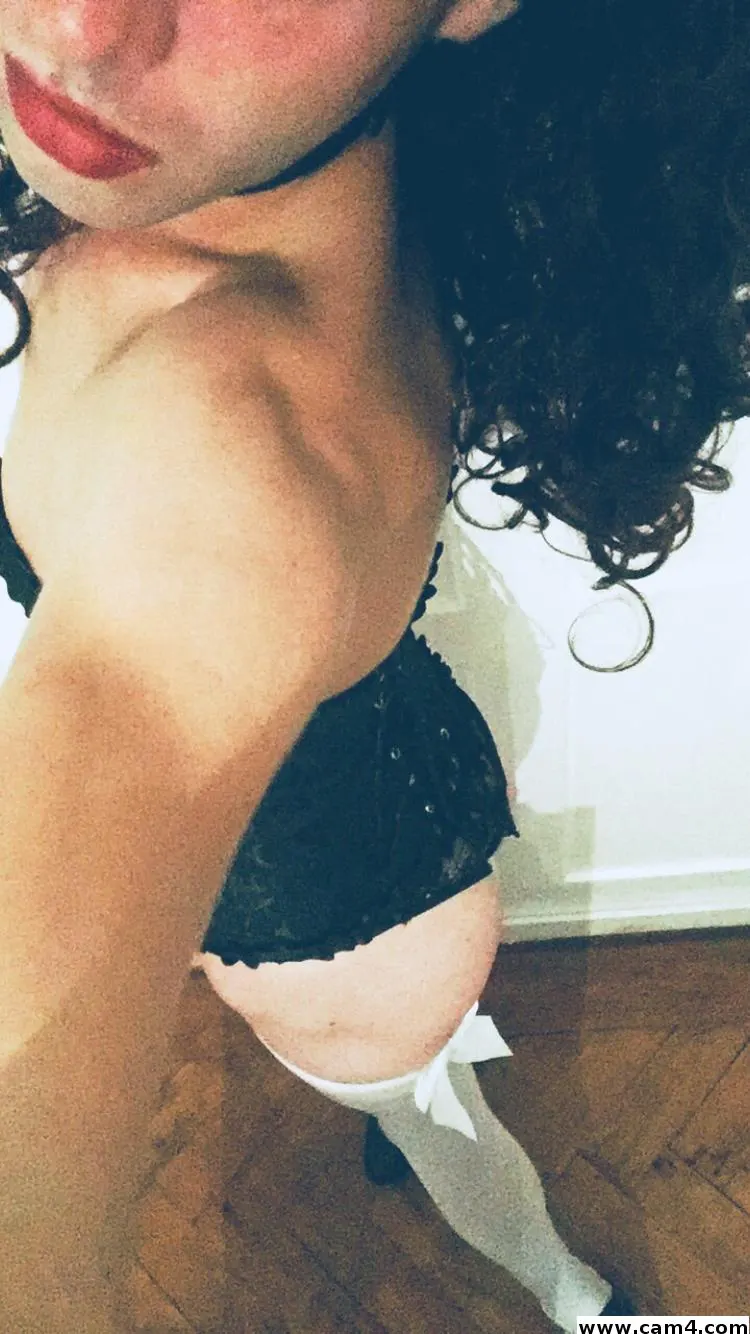 Sissy_Leonie image 0