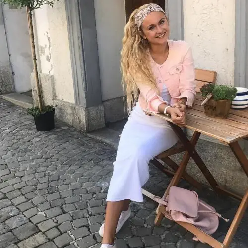 outdoorsaskia image 0