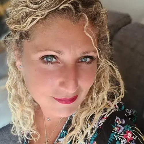 claudiiunnormal image 0