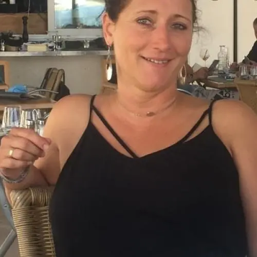 untermtiischsex image 0