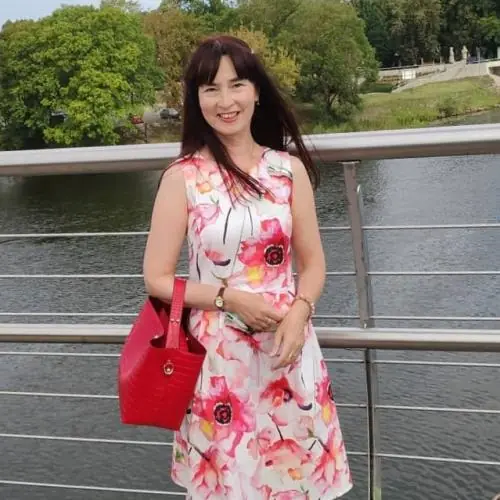 brauneaugenlara image 0