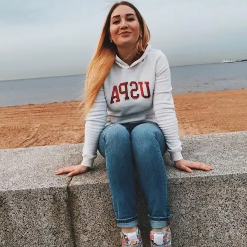 drauszenmadcheee image 0