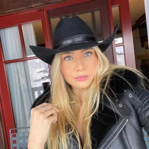 karolinekaro image 0