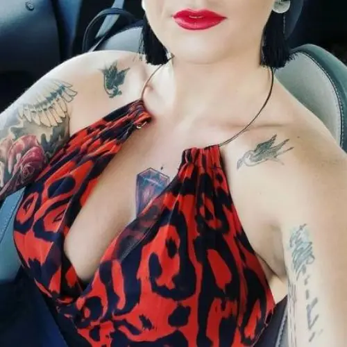 ninablondywill image 0