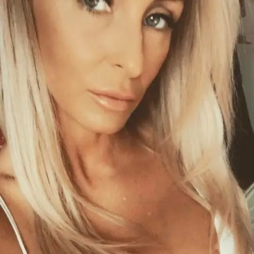 dessouscorinnaa image 0