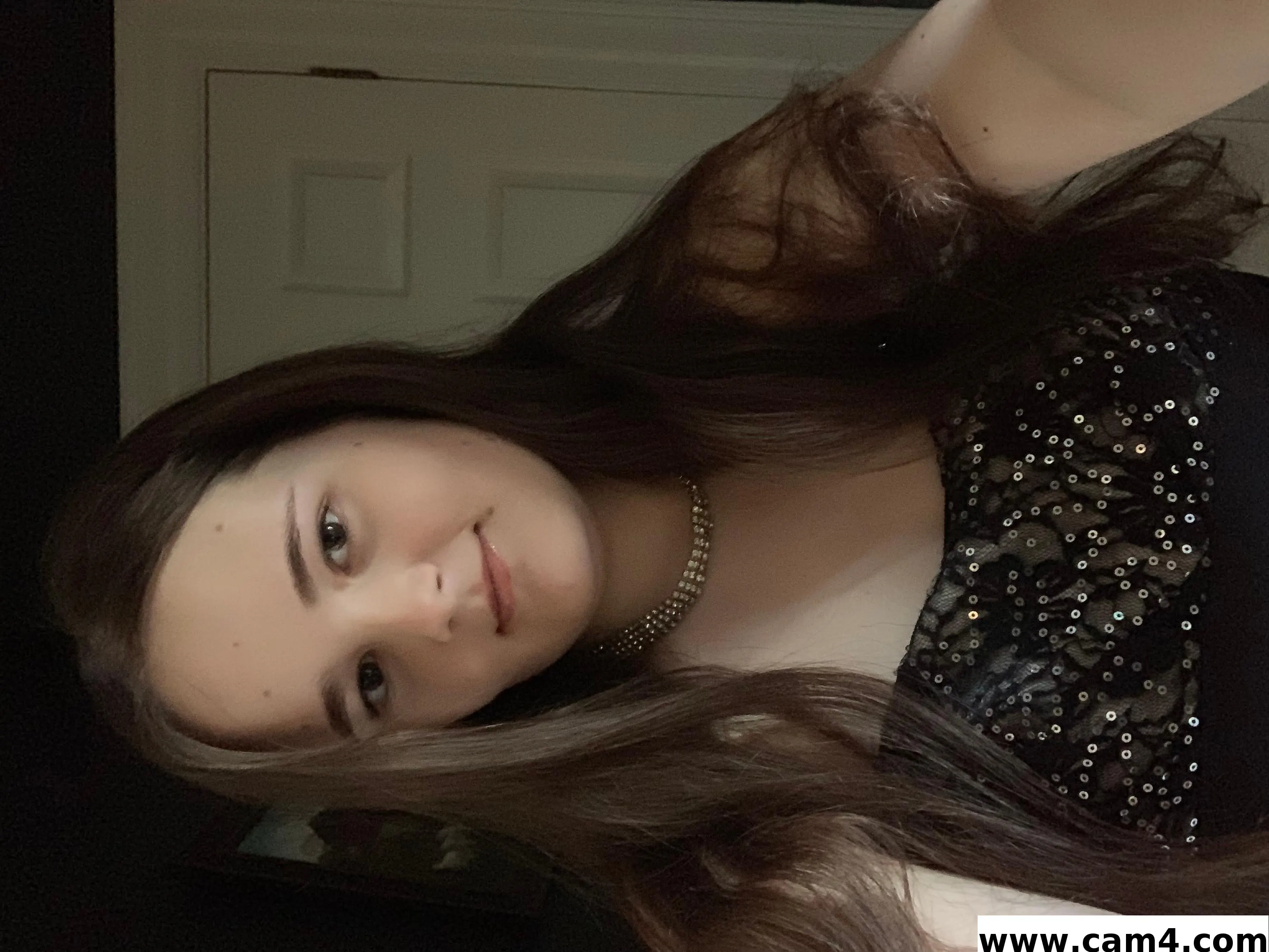 PartyGirl2020 image 0