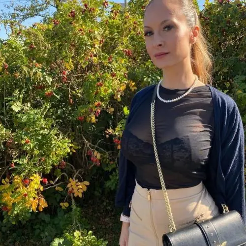 karolakarola73 image 0