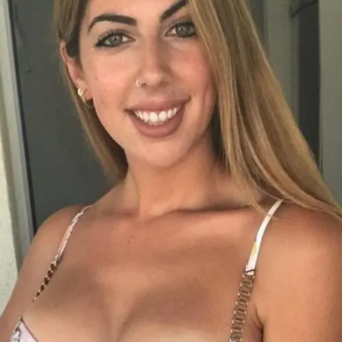 bikinisoffiii image 0