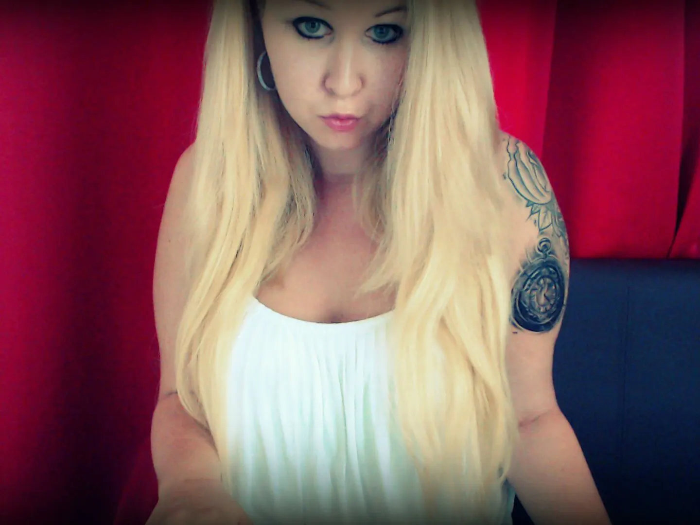 PussyDeluxe92 image 0