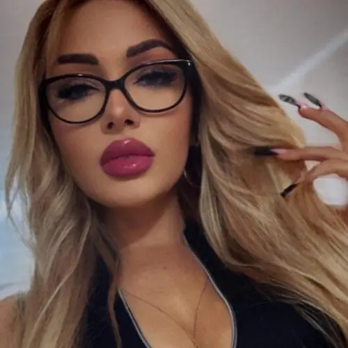 lenischatziii image 0