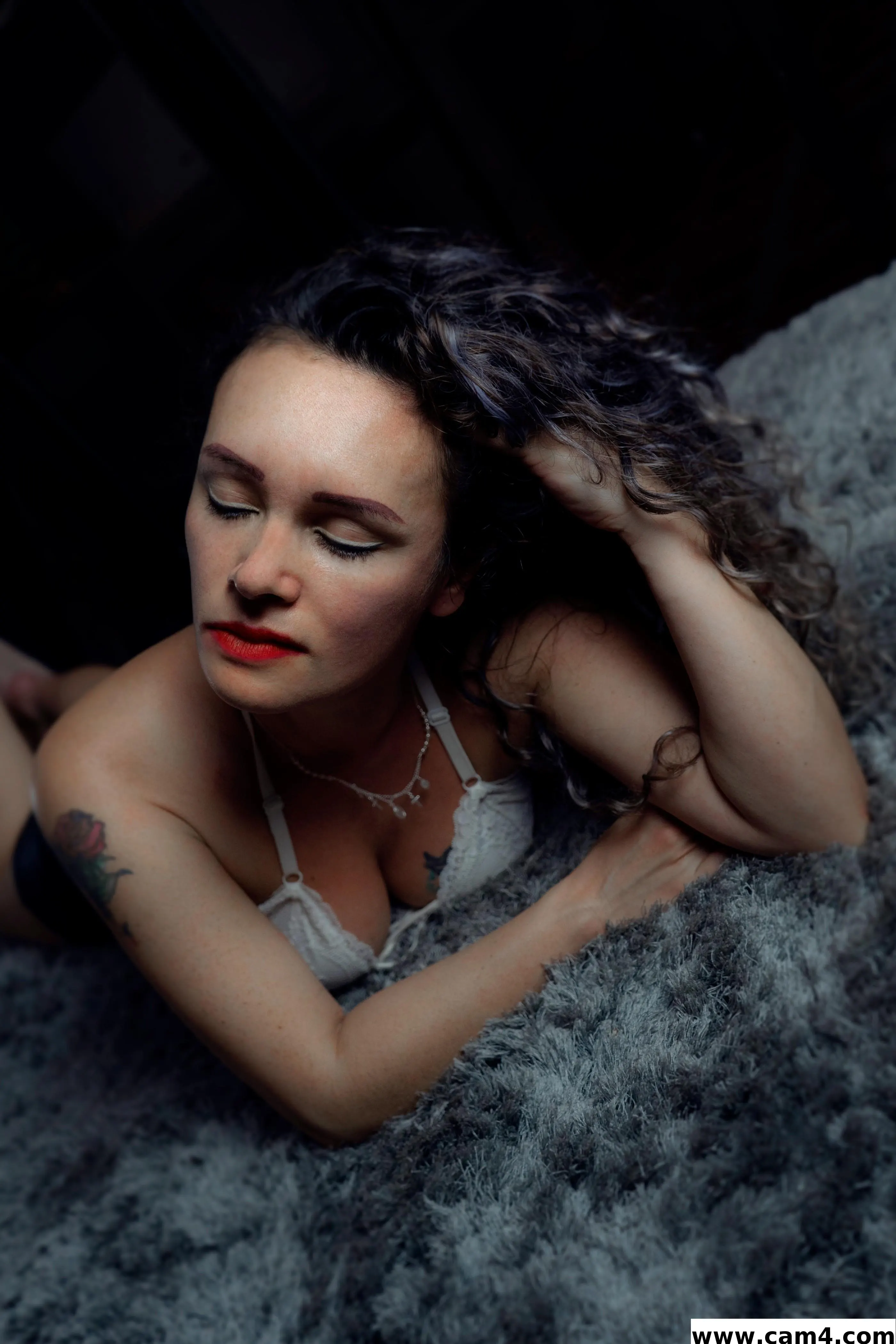 anahi_curlie image 0