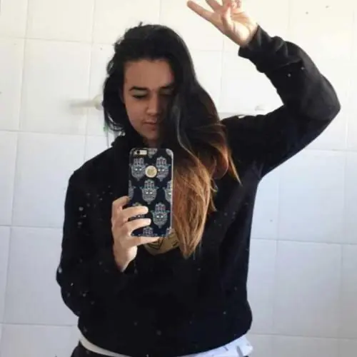 emiiiiiiiilia image 0