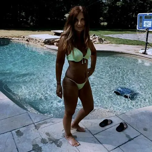 poolsexmandy image 0