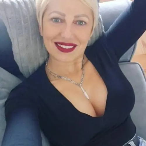 auchblondisthot image 0