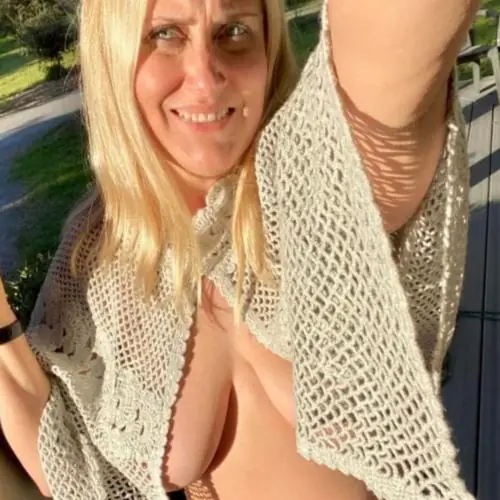 doggyinarsch image 0