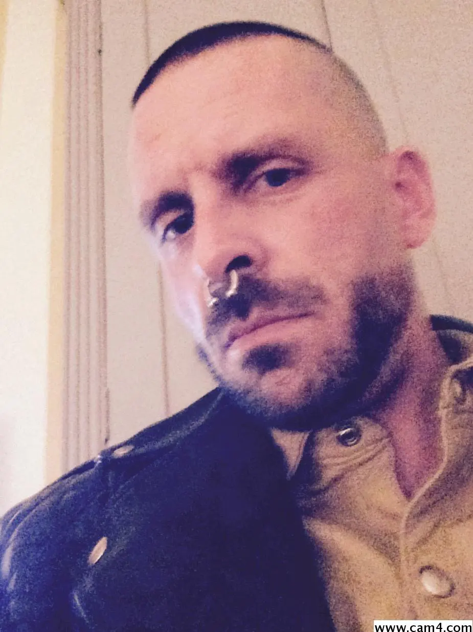 leatherpig71 image 0